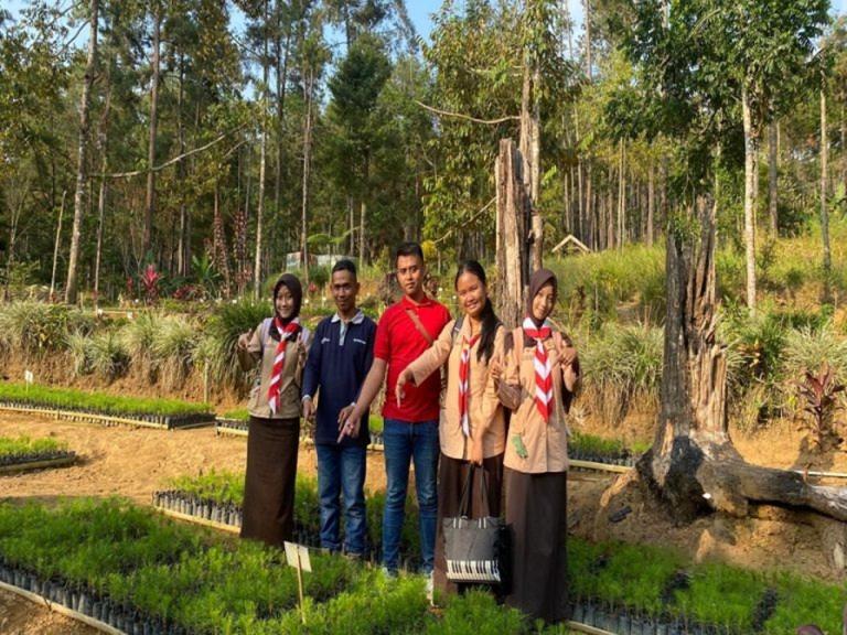 Perhutani Kenalkan Pengelolaan Hutan kepada Siswa SMA N 1 Banjarnegara